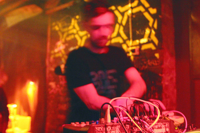 DAB live at Zoro - pic by Rionell Lychee